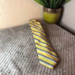Preowned 💫JOS A BANKS💫100%silk tie
